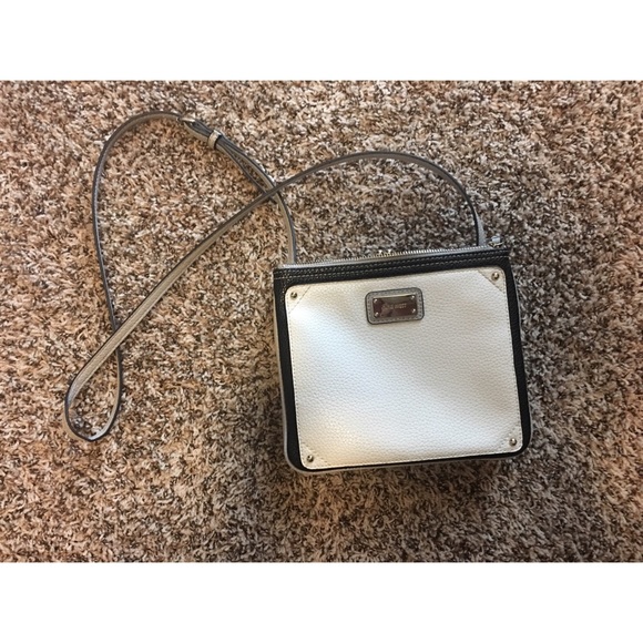 Nine West Handbags - Nine West crossbody
